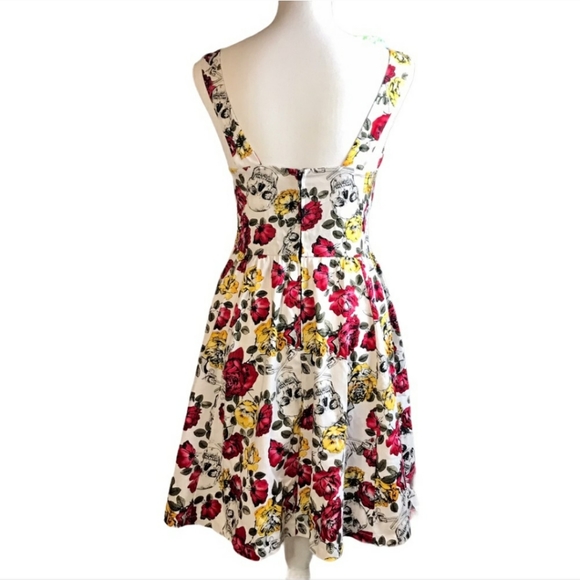 Rockabilly Guns N Roses Sweetheart Dress - Picture 11 of 11